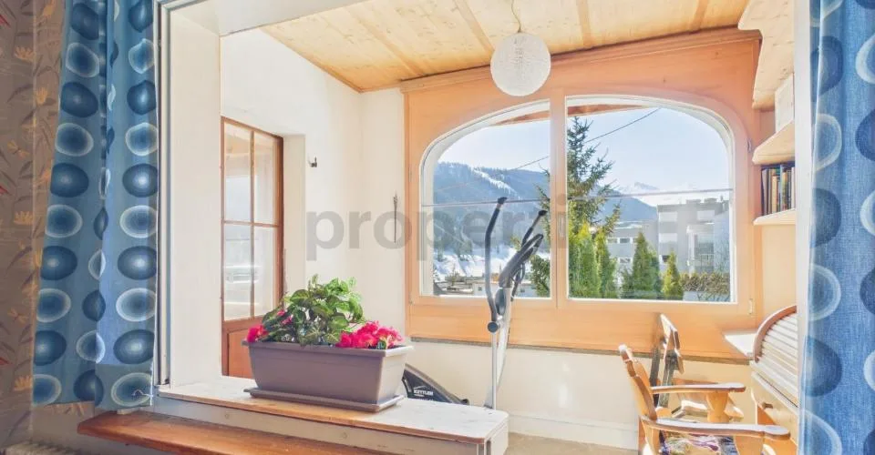 RESERVÉ - Charmant appartement ancien de 3.5 pièces avec vue imprenable sur les montagnes autour de Davos – photo 7 of 13