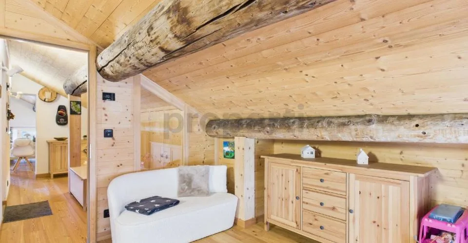 Tradition trifft Komfort: 2.5 Zimmer Zweitwohnung in Nufenen  naturverbunden und doch modern
