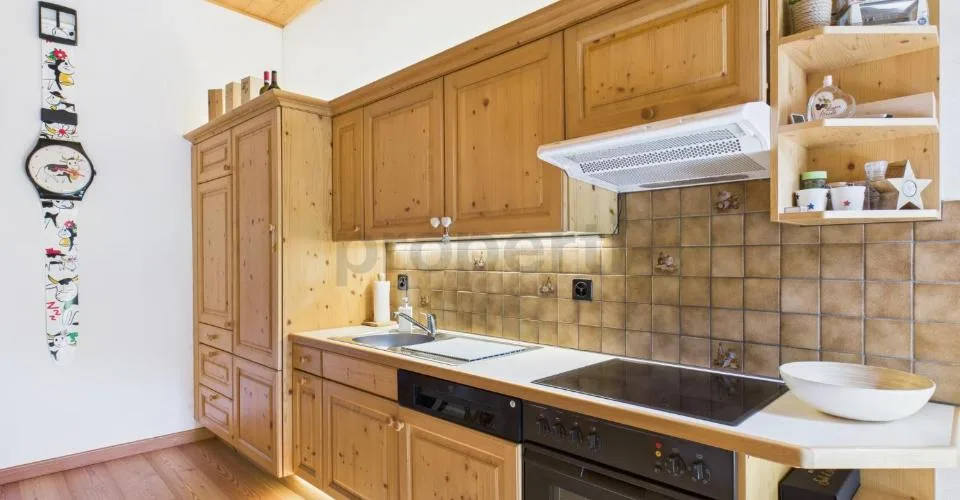 Tradition trifft Komfort: 2.5 Zimmer Zweitwohnung in Nufenen  naturverbunden und doch modern