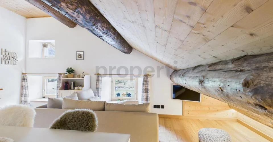 Tradition trifft Komfort: 2.5 Zimmer Zweitwohnung in Nufenen  naturverbunden und doch modern