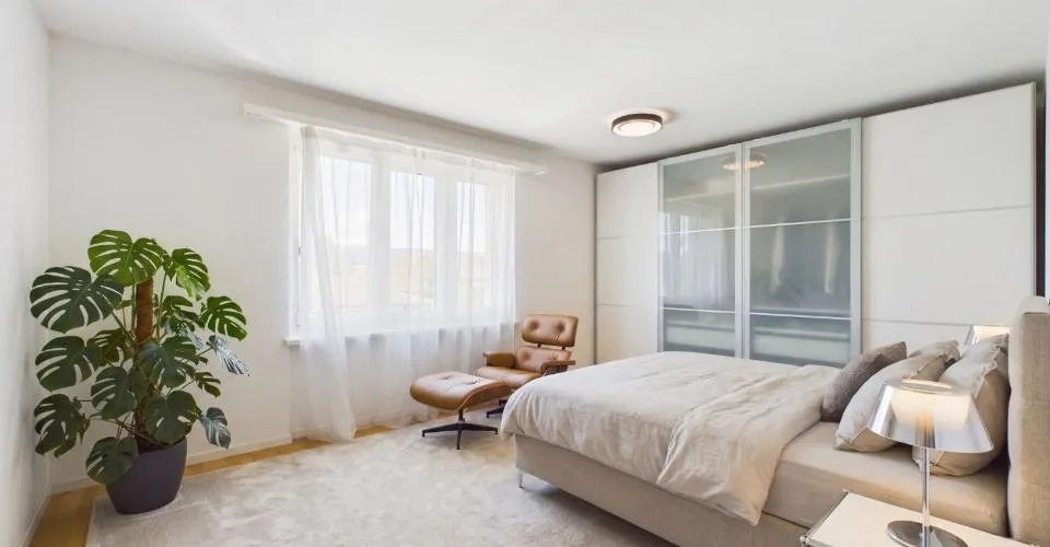 Moderne und lichtdurchflutete Wohnung mit Balkon in Schwaderloch – Foto 5 von 13