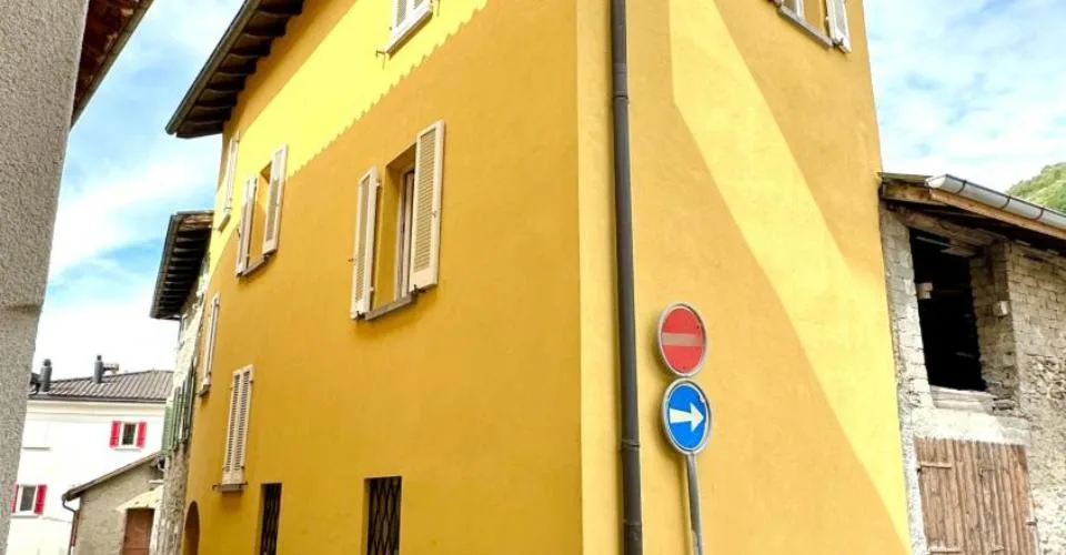 Pittoresca casa unifamiliare da 3.5 locali ad Arosio