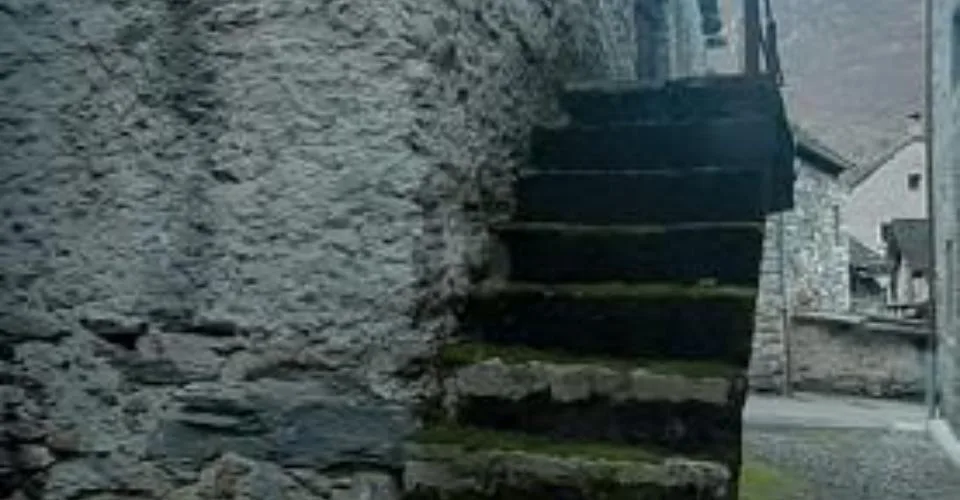 RUSTICO DA RISTRUTTURARE