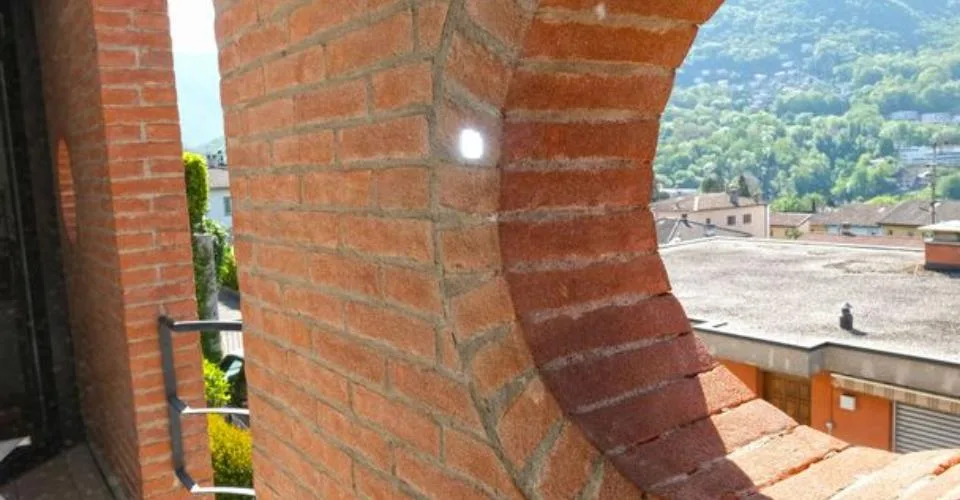 CASA FIRMATA ATTILIO PANZERI CON GIARDINO A GENTILINO – photo 2 of 13