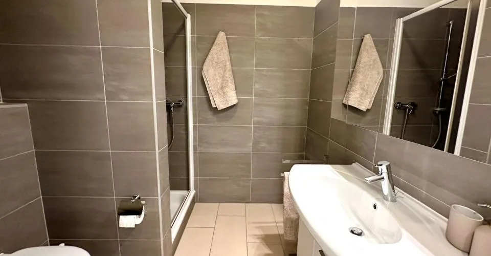 Elegante Appartamento di 2.5 Locali nel Cuore di Lugano – Foto 7 von 9