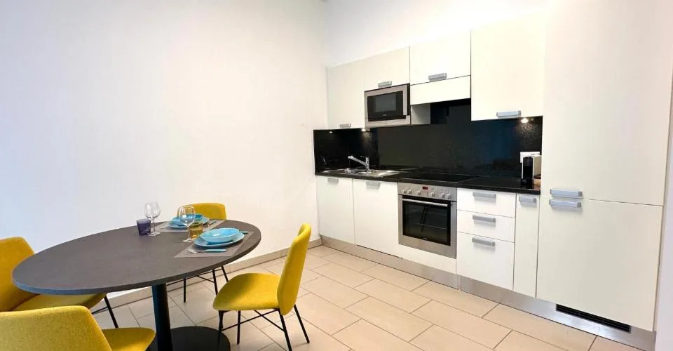 Elegante Appartamento di 2.5 Locali nel Cuore di Lugano – Foto 4 von 9