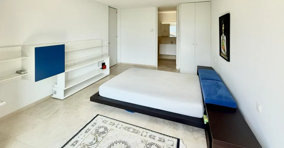 3776 APPARTEMENT DE LUXE AVEC VUE PARTIELLE SUR LE LAC – RÉSIDENCE SECONDAIRE