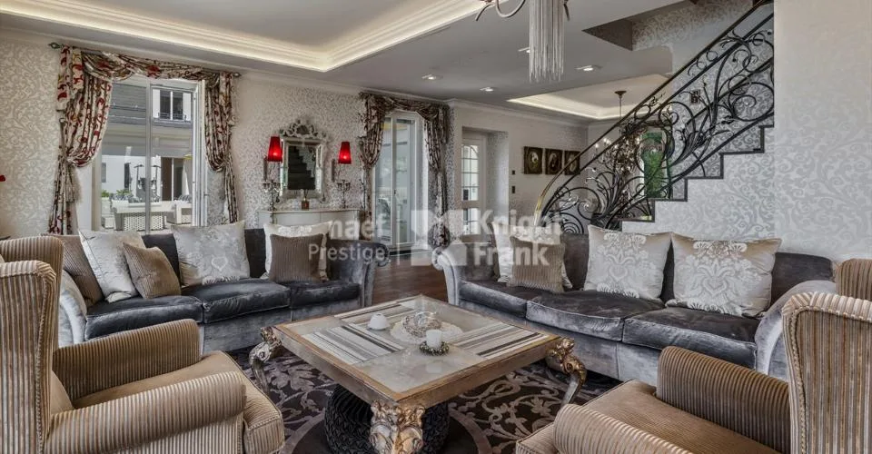 Unique ! Appartement en attique de 8.5 pièces avec une vue exceptionnelle à vendre au coeur de Montreux