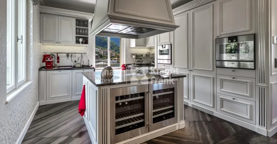 Unique ! Appartement en attique de 8.5 pièces avec une vue exceptionnelle à vendre au coeur de Montreux