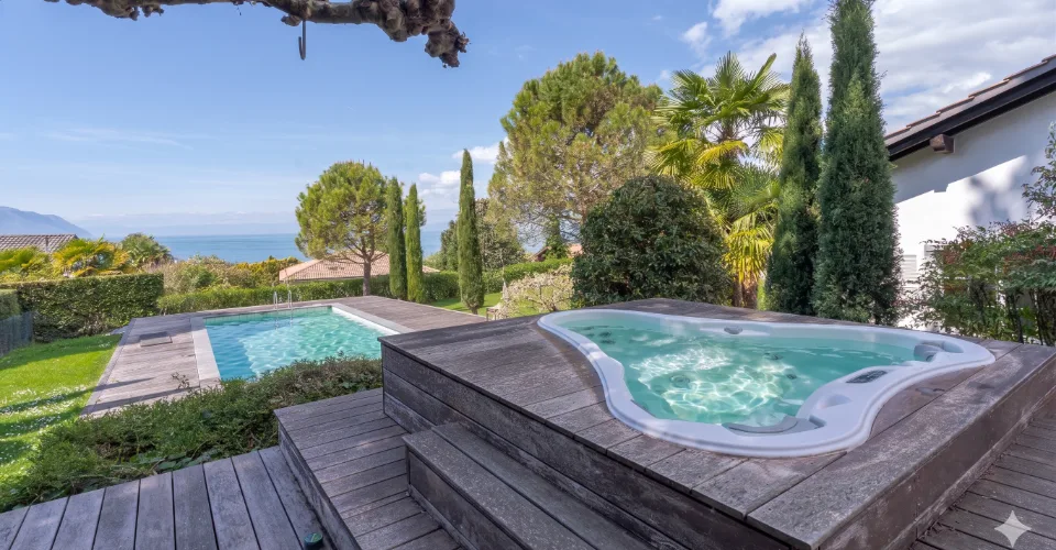 La Villa Riviera