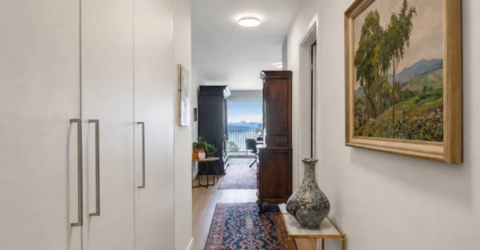 Bel appartement récent de 3.5 pièces avec grand balcon et vue sur le Lac