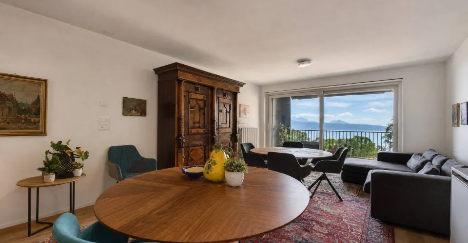 Bel appartement récent de 3.5 pièces avec grand balcon et vue sur le Lac