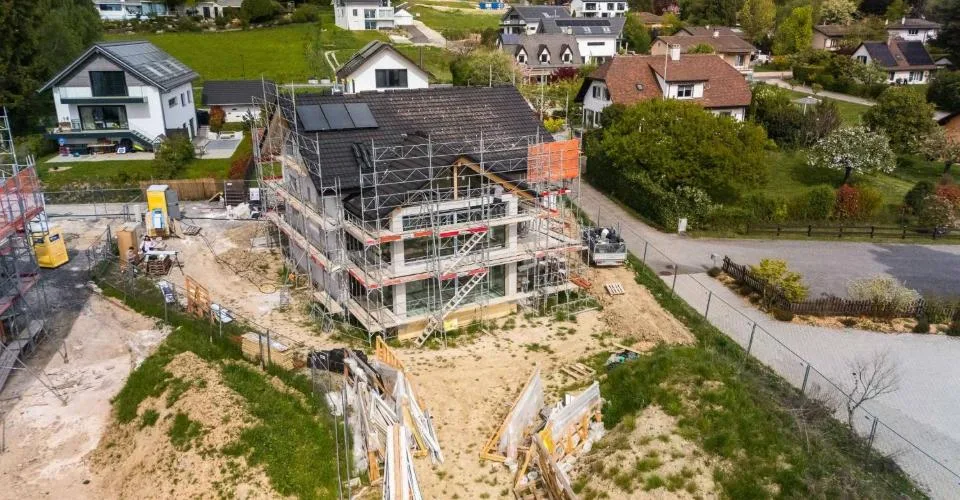 Villa contemporaine neuve d'exception comprenant deux appartements indépendants – Foto 10 von 13