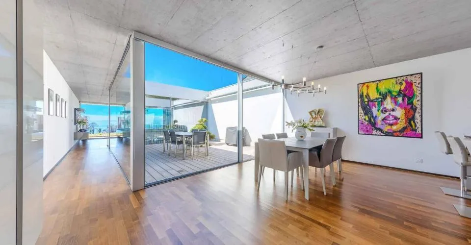 Townhouse moderne avec patio & terrasse – Vue panoramique sur le lac