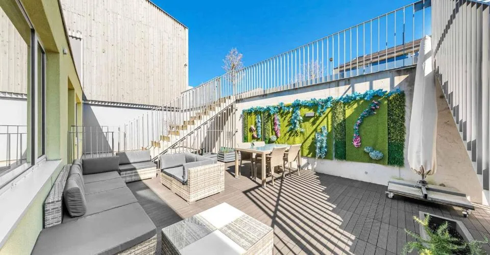 Townhouse moderne avec patio & terrasse – Vue panoramique sur le lac