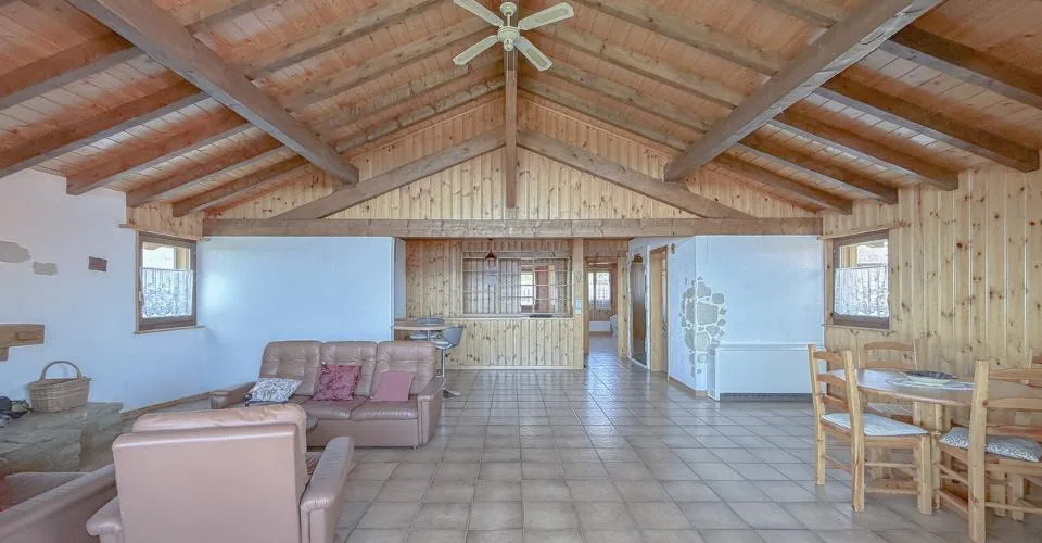 Maison de 2 logements avec droit d'habitation et 3 garages