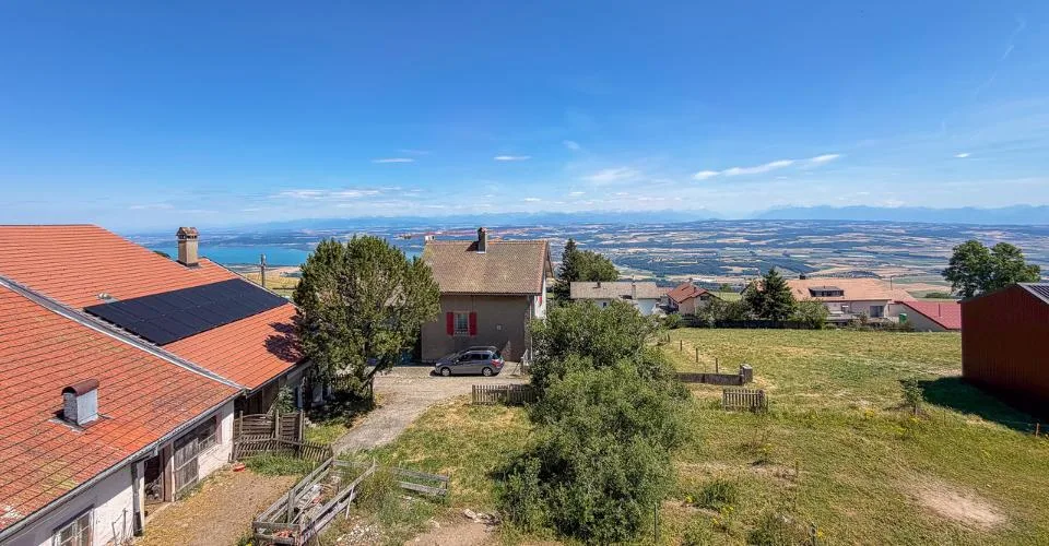 Maison de 2 logements avec droit d'habitation et 3 garages