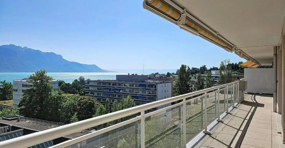 Superbe attique de 4 pièces avec grande terrasse et vue panoramique