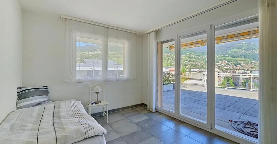 Superbe attique de 4 pièces avec grande terrasse et vue panoramique