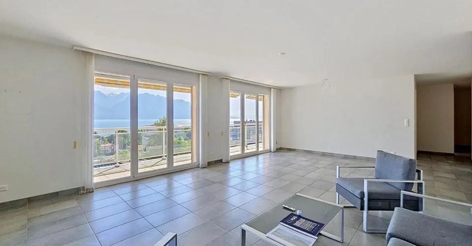 Superbe attique de 4 pièces avec grande terrasse et vue panoramique