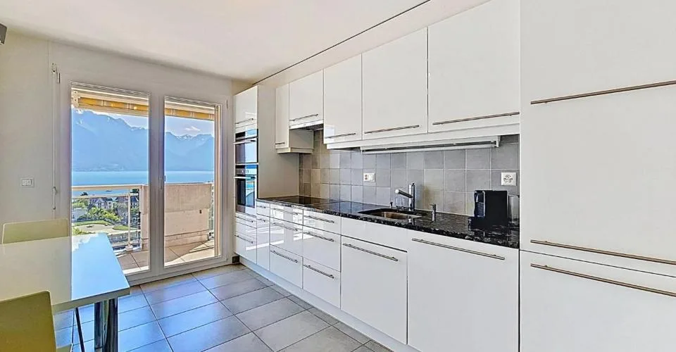 Superbe attique de 4 pièces avec grande terrasse et vue panoramique