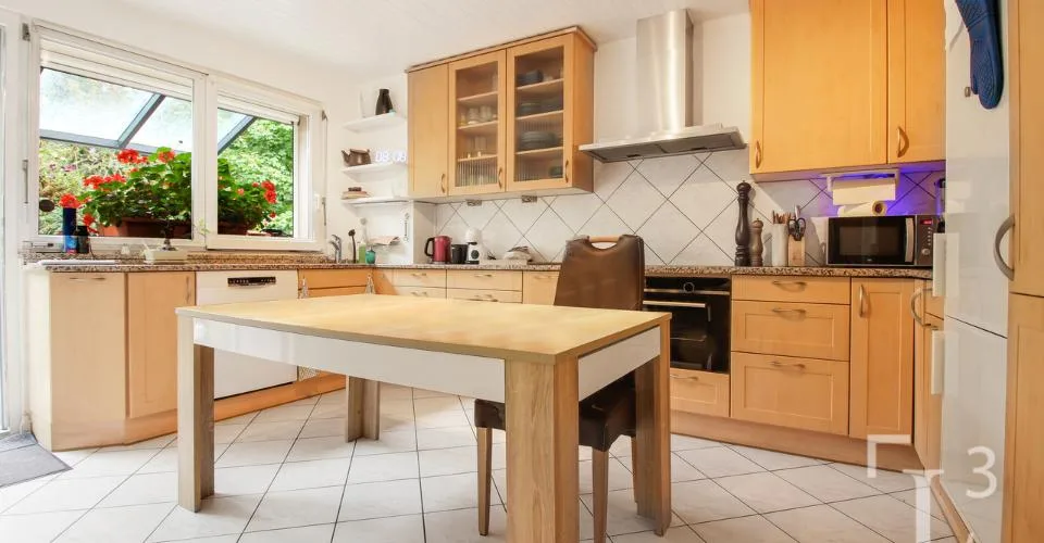 Immeuble mixte avec local commercial et appartements