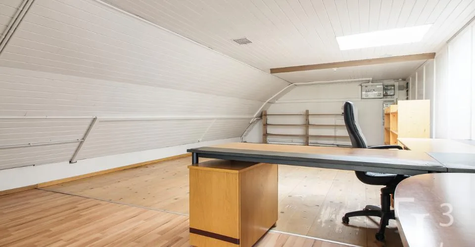 Immeuble mixte avec local commercial et appartements