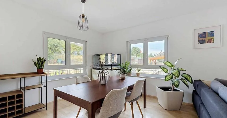 Appartement de 4.5 pièces au centre du village de Gimel – Foto 3 von 12