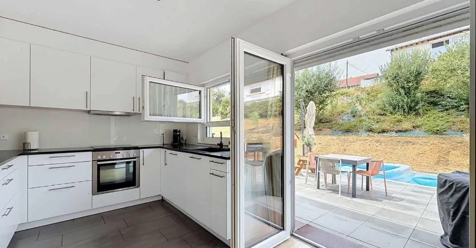 Appartement de 4.5 pièces au centre du village de Gimel – Foto 4 von 12