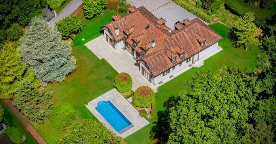 Magnifique propriété familiale avec piscine et vaste parcelle – foto 3 di 13
