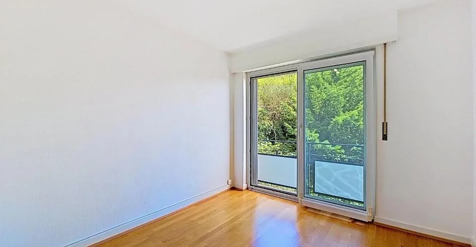 Wunderschöne 5-Zimmer-Wohnung im obersten Stock eines kleinen Eigentums
