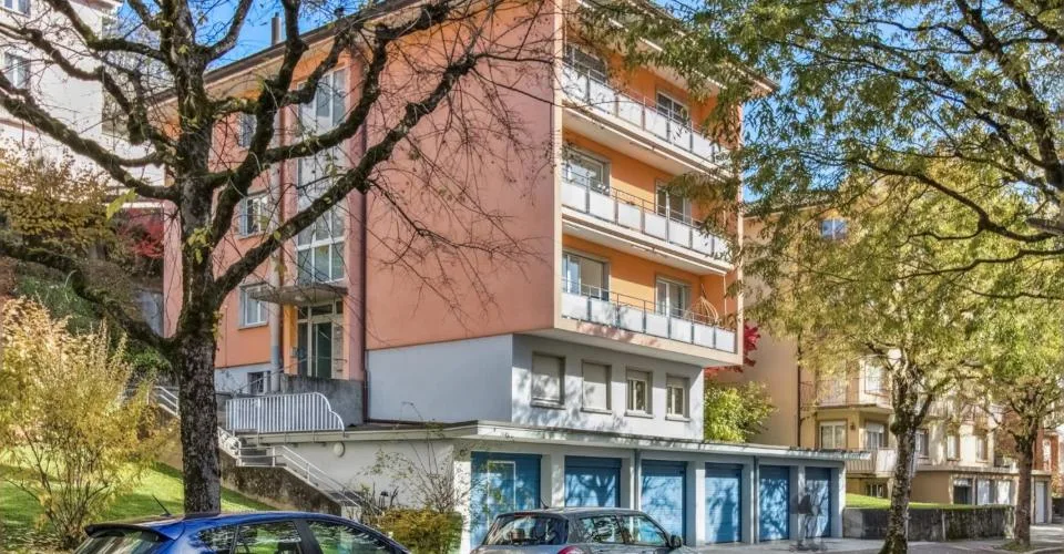 Wunderschöne 5-Zimmer-Wohnung im obersten Stock eines kleinen Eigentums