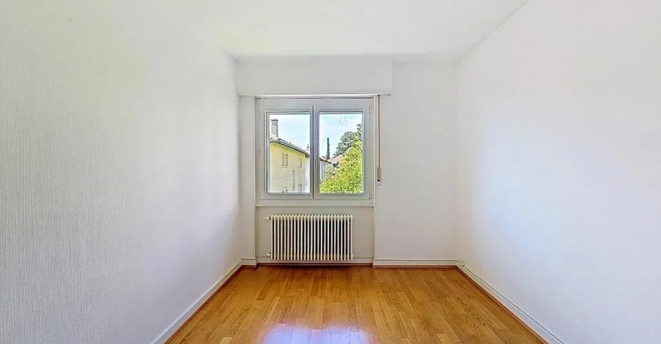 Wunderschöne 5-Zimmer-Wohnung im obersten Stock eines kleinen Eigentums