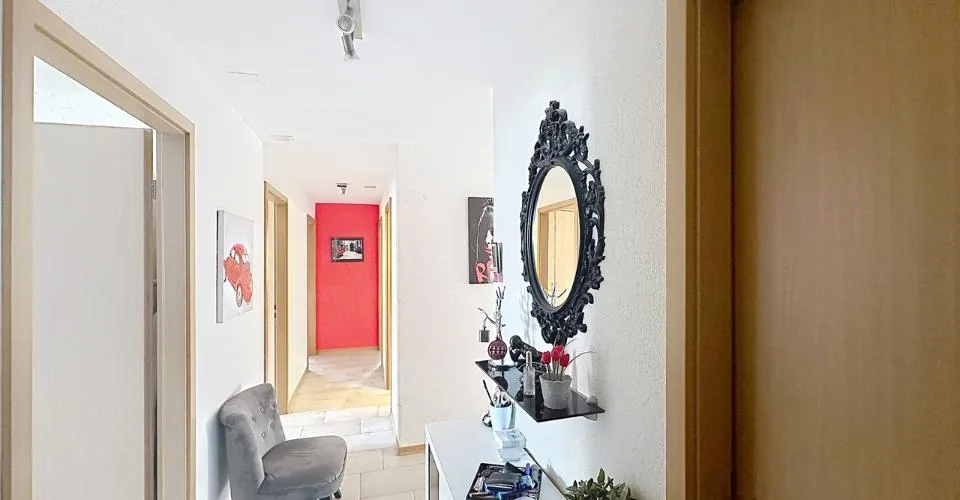 Appartement 5.5 pièces en PPE, 1er étage avec balcon