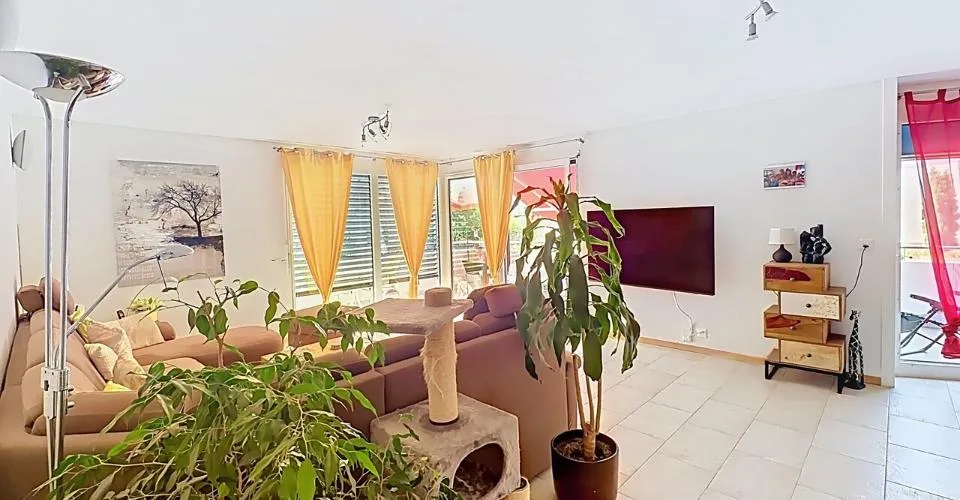 Appartement 5.5 pièces en PPE, 1er étage avec balcon