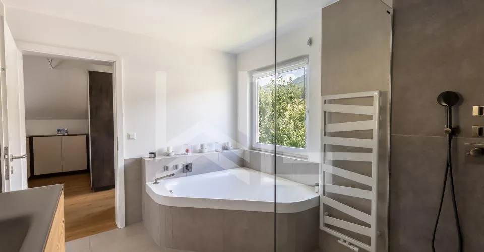Propriété contemporaine avec vue
