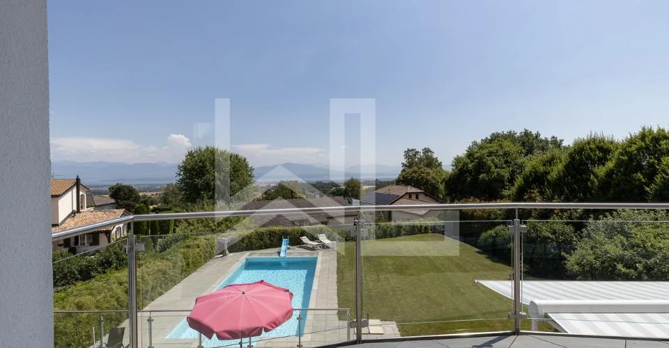 Propriété contemporaine avec vue