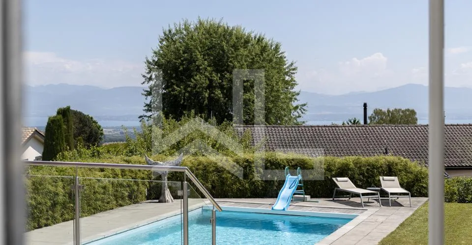 Propriété contemporaine avec vue