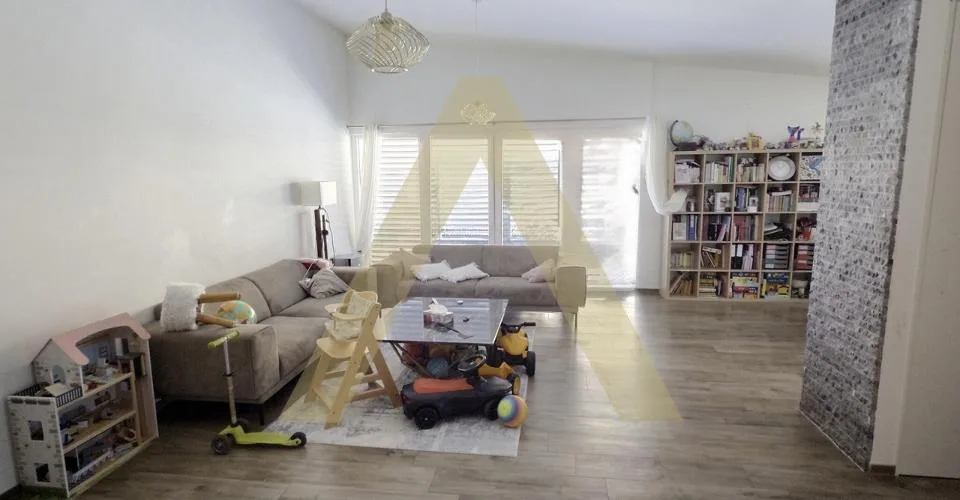 Une propriété, trois logements, de multiples possibilités – Foto 9 von 13