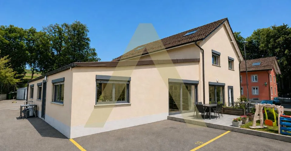 Une propriété, trois logements, de multiples possibilités – Foto 13 von 13