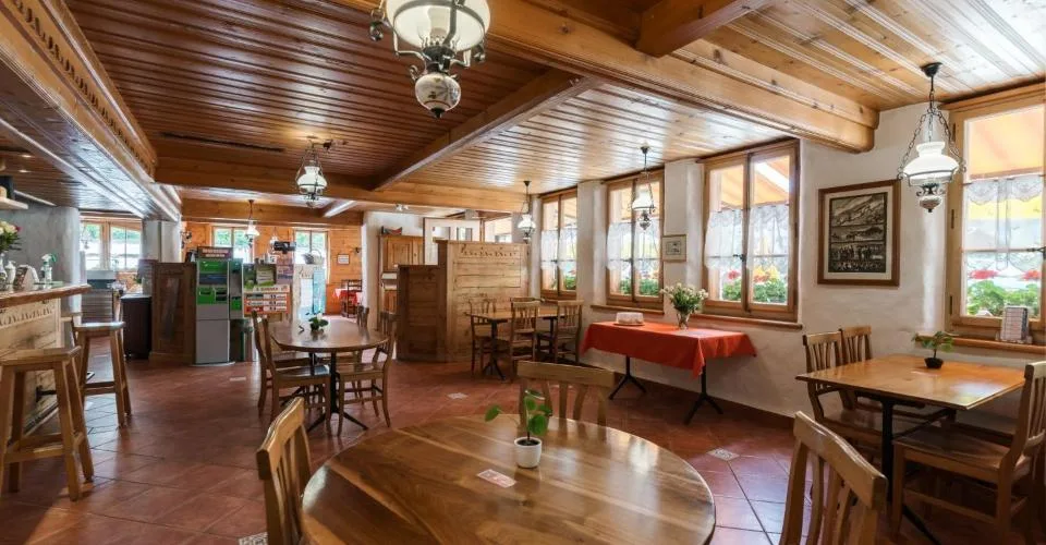 Restaurant de charme avec habitation ? Une adresse emblématique au coe – photo 3 sur 12