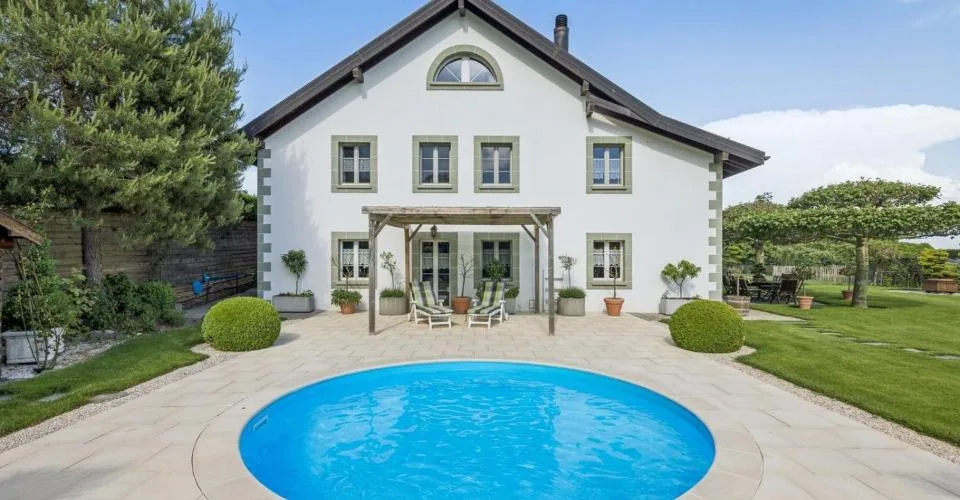 Demeure d'exception de 8 pièces avec parc arboré et piscine à Montprev