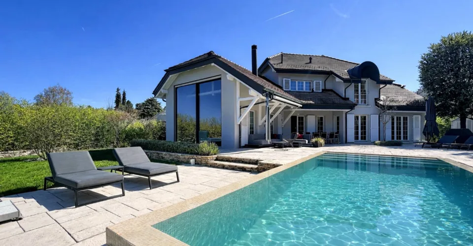 Villa d'exception avec piscine à débordement