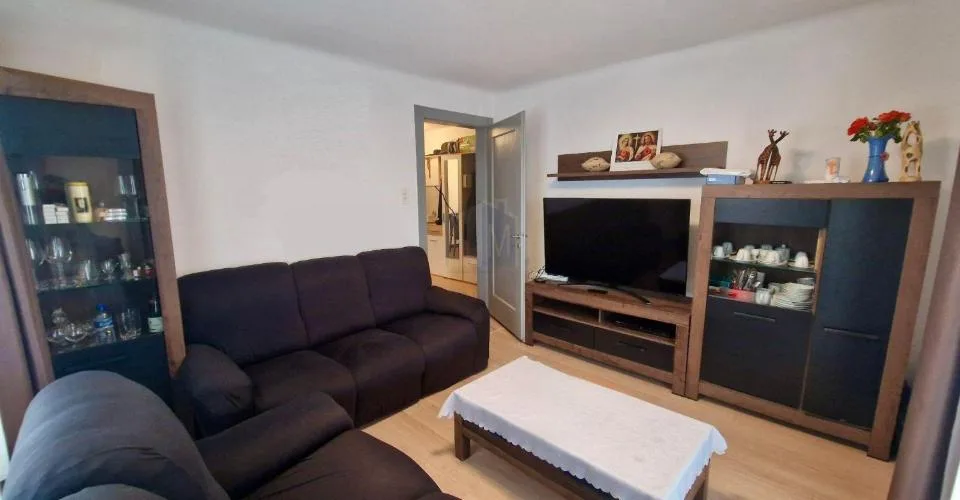 An apartment offering a good return, pleasant and ideally located.