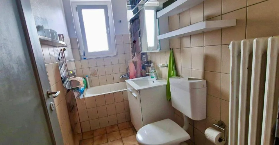 An apartment offering a good return, pleasant and ideally located.