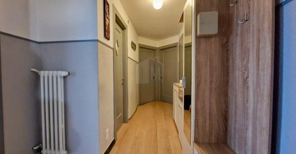 An apartment offering a good return, pleasant and ideally located.
