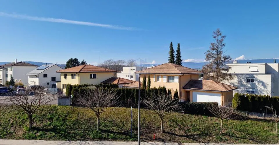 An apartment offering a good return, pleasant and ideally located.