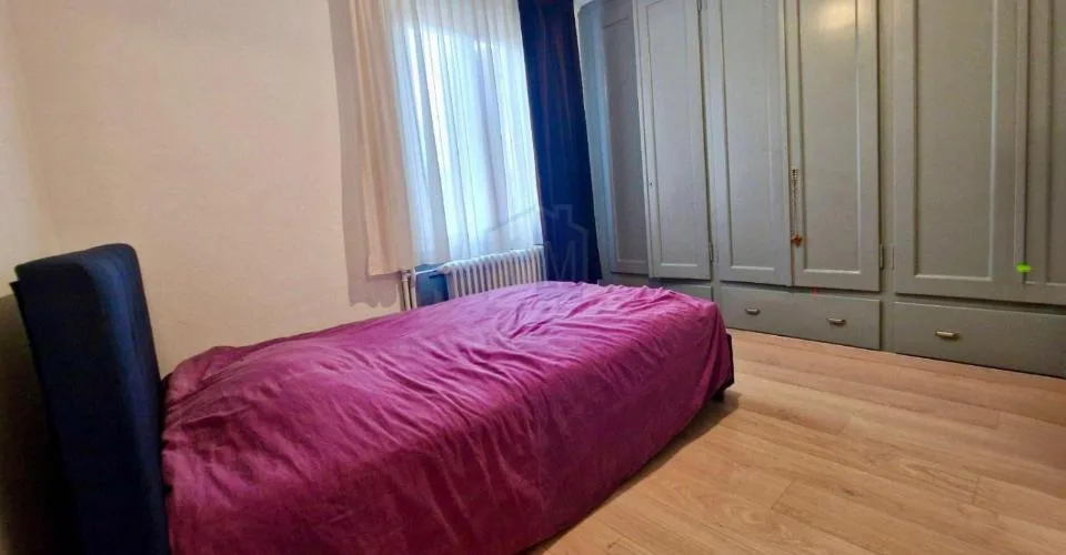 An apartment offering a good return, pleasant and ideally located.