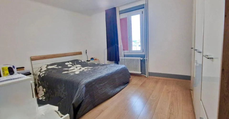 An apartment offering a good return, pleasant and ideally located.