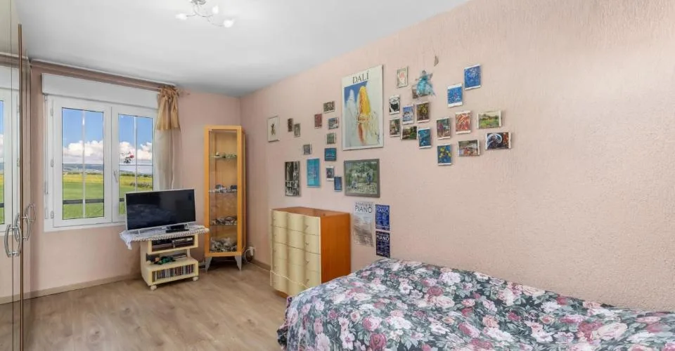 Villa contigüe à Vich, votre havre de paix